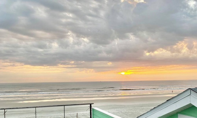 Driggers House | New Smyrna Beach, FL Luxury Escape-Adult Beachfront/Oceanfront-SummerSpecial!