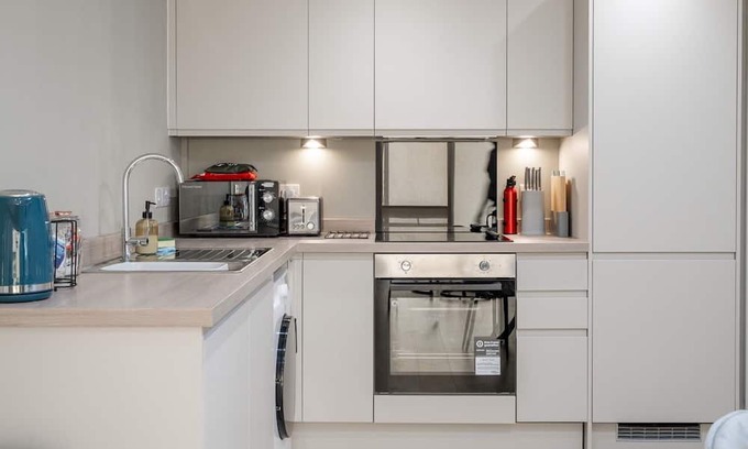 Everton Apartment | 101 Richmond Row · Richmond Row City Apartment | Free Secure Parking | Pass The Keys