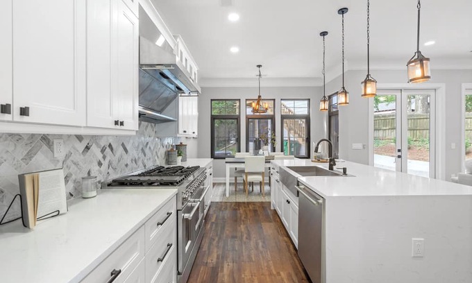 Charlotte House | Spacious Plaza Midwood 5-bedroom Dream House in Charming Charlotte