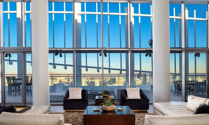 Las Vegas Condo | $20 Million Entire 59th Floor VEGAS Palms VILLA