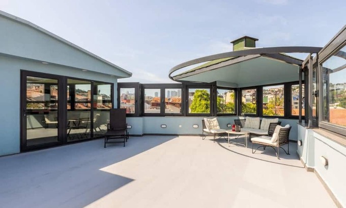Ortakoy Apartment | This apartment is a 2 bedroom(s), 2 bathrooms, located in Beşiktaş, İstanbul.