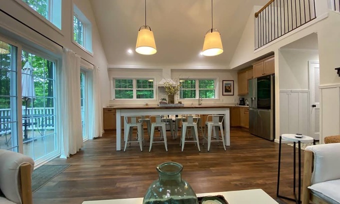 Treasure Lake House | NEW! Lake view newly built home on Bimini in Treasure Lake!