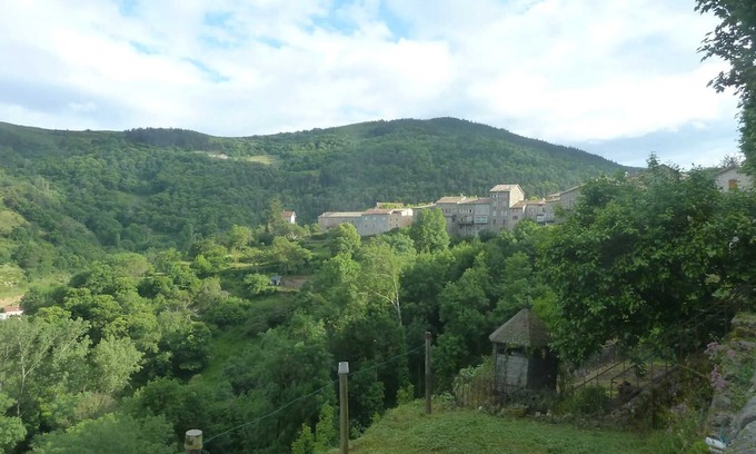 Saint-Pierreville House | Homerez - Nice bungalow for 4 ppl. with terrace at Saint-Pierreville