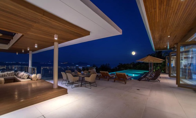 Wichit Villa | Luxury Villa Skyfall Phuket Ocean View