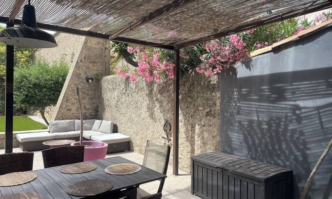 Nissan-lez-Enserune House | CIFFRE HOUSE 4 BEDROOMS SWIMMING POOL GARDEN 17 minutes from the beach