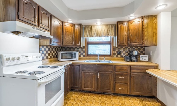 Wausau House | Robb's Nest