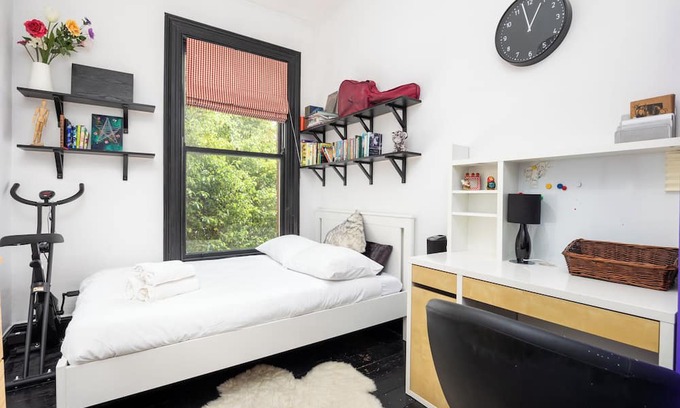 Haroldʼs Cross House | Stunning 4Bed, 2Bath House w/Garden near Kilmainham Gaol