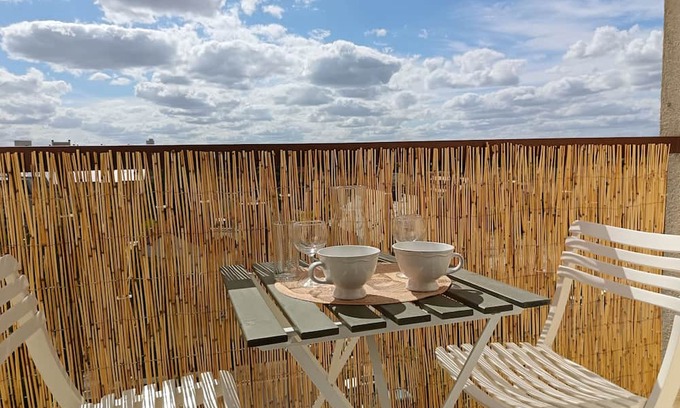 Saint-Pryve-Saint-Mesmin Apartment | Studio in Orléans with parking & balcony