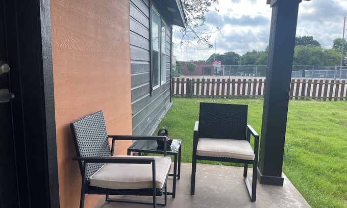 Cedar Hill House | Charming 4-bedroom house in delightful Cedar Hill with WiFi, AC