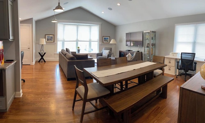 Elmwood Park Apartment | Modern Beauty- 3BR/2BA Apt. 10 miles from NYC. Natural Gas Grill & Fire Pit.