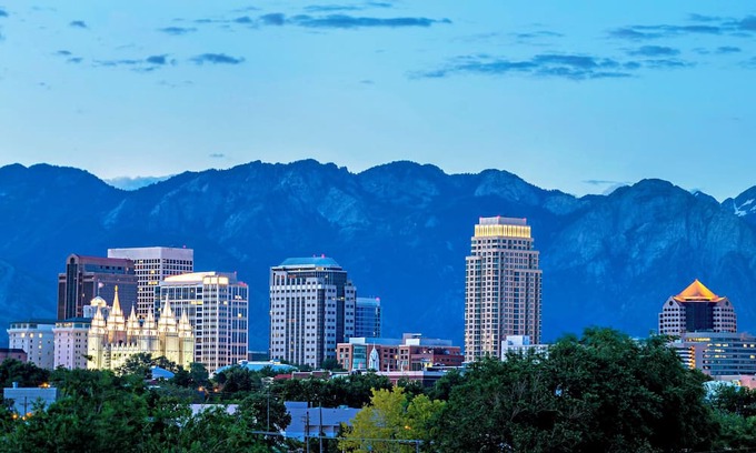 Murray House | A beautiful 4-bdr/2.5-ba house located between downtown and the mountains.