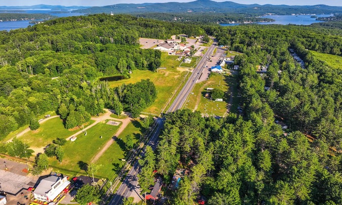 Weirs Beach Cottage | Laconia Resort Home < 2 Mi to Lake Winnipesaukee