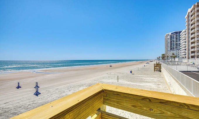 Little Venice Condo | Daytona Beach Condo, Walk to Wilbur Beach!