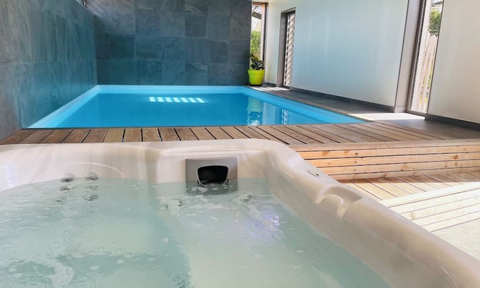 Kervignac House | Gîte de 300m2 Pour 12 Personnes Avec Piscine et spa Intérieurs