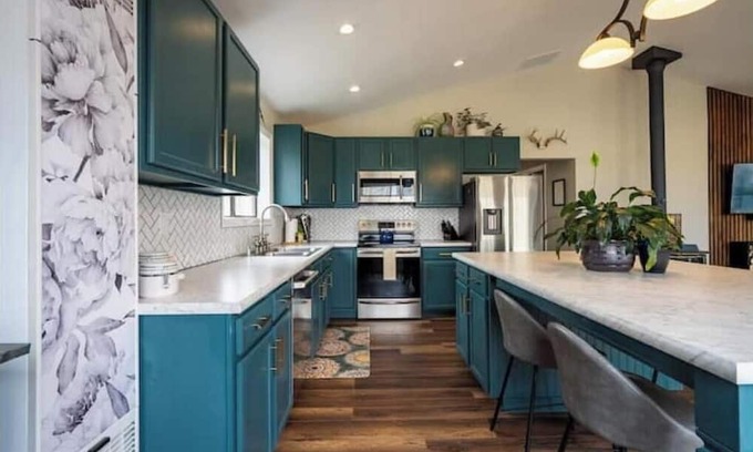 Michigan Hill House | Modern Mountain Retreat