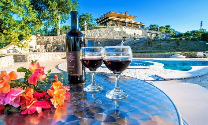 Montefiascone Villa | Lake View/exc Luxury Villa, Pool+jacuzzi/sleeps for 24