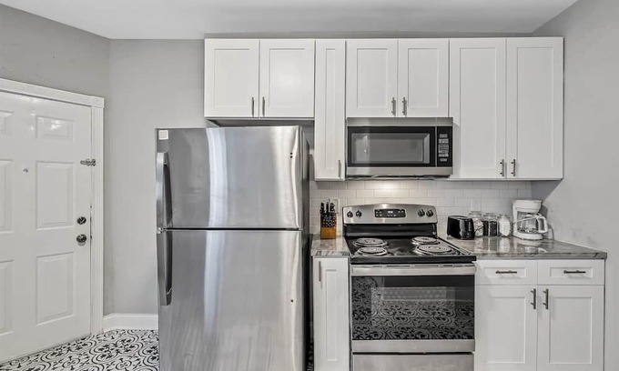 Tower Grove South House | Beautiful Tower Grove Unit, Recently Renovated 2N