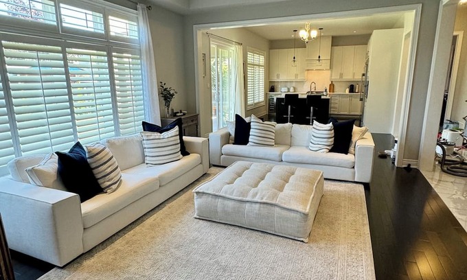 Stoney Creek House | Executive Lakeview Home