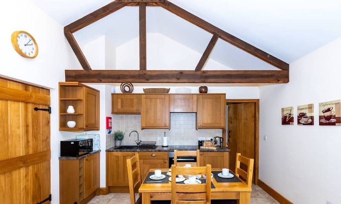 Loxton House | Pass the Keys | Somerset Two Bedroom South Hill Cottage