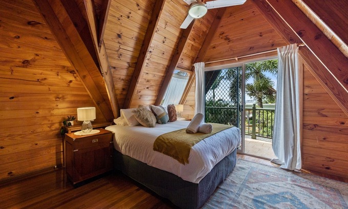 Point Lookout House | Lovat House by Discover Stradbroke