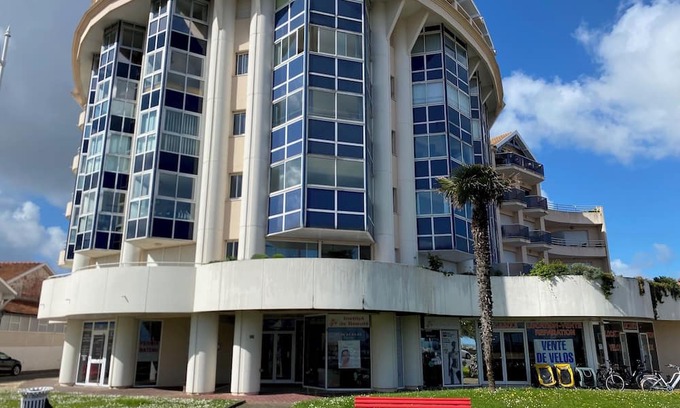 Cote Landaise Apartment | Vrbo Property