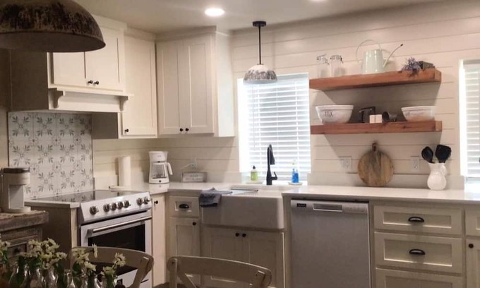 Pittsburg Other | Peaceful, quiet, private and make you feel good "farmhouse".