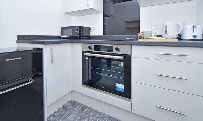 Crewe Apartment | Sapphire Apartment 2