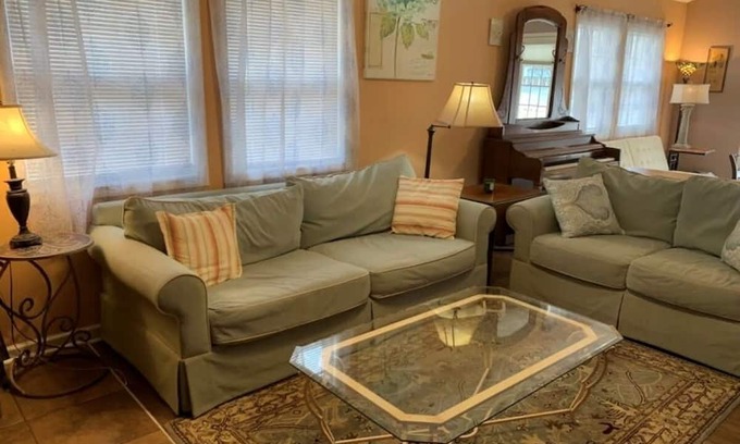 Ocean Pines Cottage | Admirals Cottage - Quiet Clean Cozy Pet Friendly w large fenced yard
