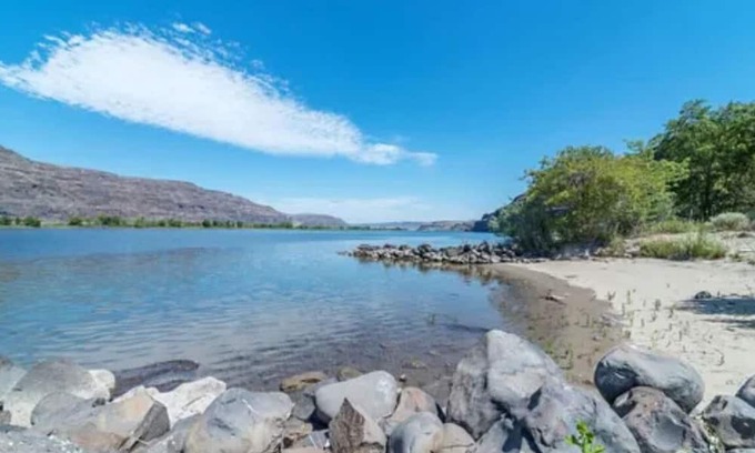 Quincy House | Waterfront retreat on the Columbia River, 10 minutes from The Gorge Amphitheater