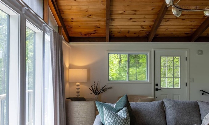 Windham House | Welcome to The Aster Chalet