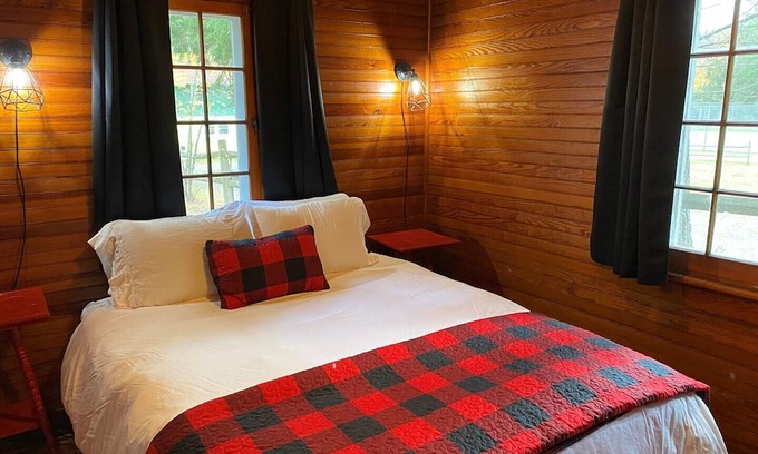 Inlet Cabin | Birches - Twin Pines