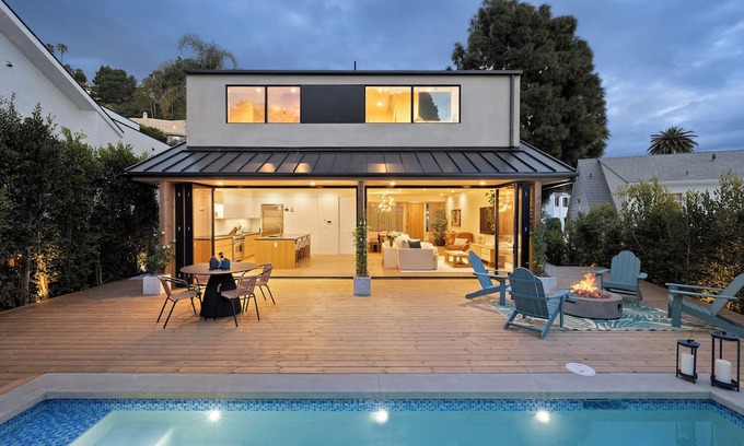 West Hollywood House | NEW Contemporary Home Sunset Strip /Poolside Oasis