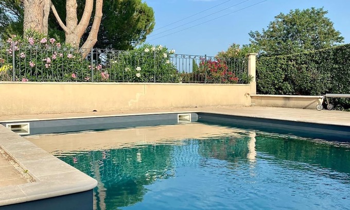 Saint-Etienne-des-Sorts House | Villa de Campagne Située en Plein Cœur du Gard Rhodanien