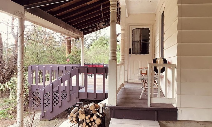 Germantown House | Bohemian Glow, this cozy home is surrounded by birds and a wildlife habitat.
