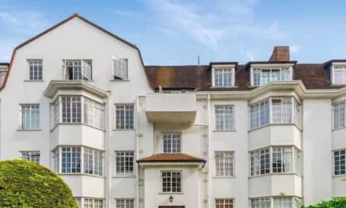 Streatham Hill House | Gorgeous 2 bed in Art Deco Mansion Block