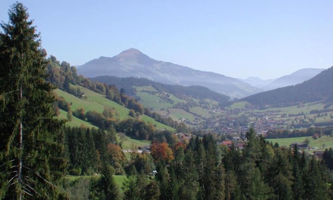 Oberau Apartment | Apartment In A Hotel 'Landhaus Sonnenzauber Sonnenzauber2' with Mountain View and Wi-Fi
