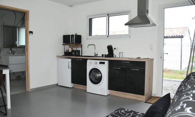 Sainte-Flaive-des-Loups Apartment | Studio Privatif Chez L'habitant à 20 min des Sables D'olonne