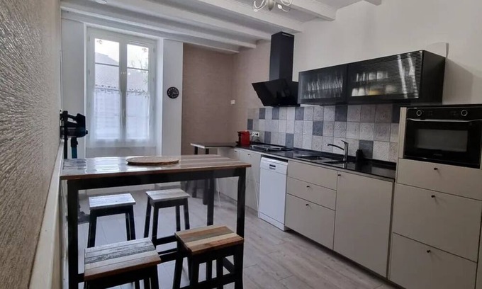 Gauriaguet House | Guest House 'Chambre D'hôtes Saphir' with Shared Pool, Wi-Fi and Air Conditioning