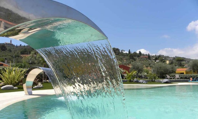 Poggi Apartment | Holiday apartment with pool and sun loungers