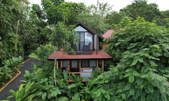 Monterrey Cottage | Unique Romantic Cabin With hot tub Surrounded by Forest, near La Fortuna