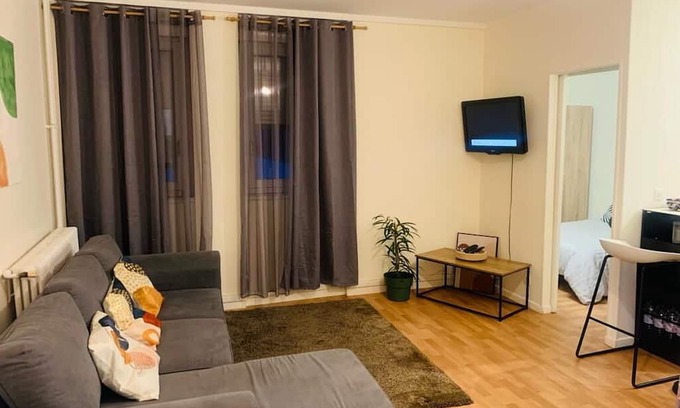 Faubourg de l'Arche Apartment | Appartement Calme et Chaleureux Proche de Paris