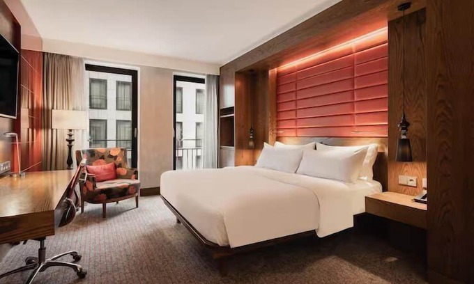 The Hague Center House | A Place to Unwind, Unplug, and Recharge! Pet-friendly Property!