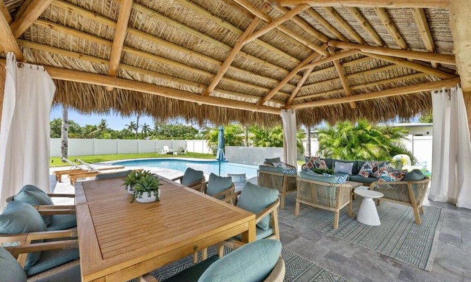 North Corals House | Luxury Heated Pool Tiki Grill 1 Mi to Beach