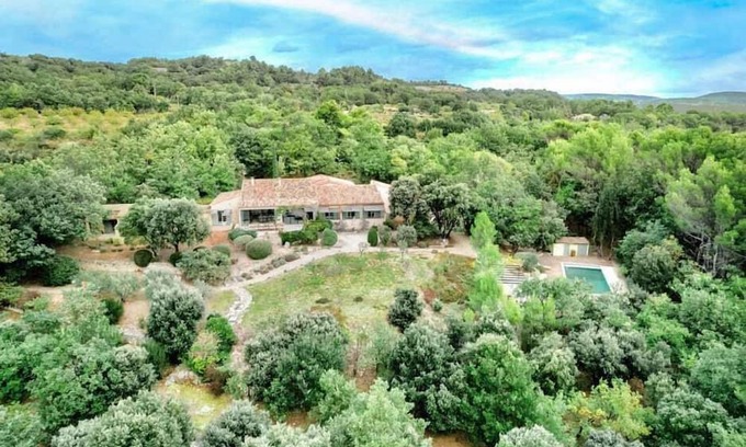 Murs Villa | Le Grand Bijou Summar