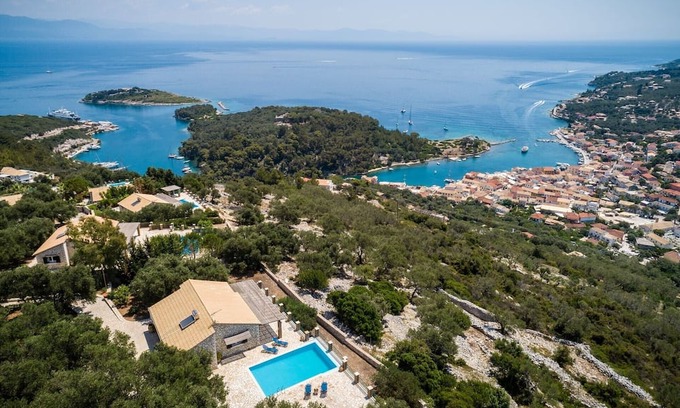 Mpogdanatika Villa | Exquisite Paxos Villa | 2 Bedrooms | Villa Fujin | Breathtaking Sea/Gaios Views and Private Pool | Loggos