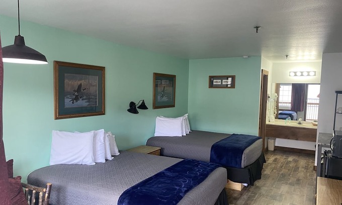 Branson Condo | Double Queen Room w/Kitchen Supplies