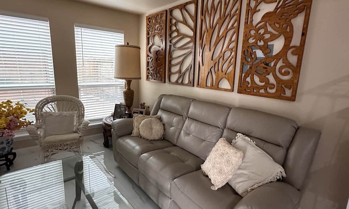 Briarforest Apartment | Cozy vintage Guesthouse in the middle of Houston, equipped kitchen included!
