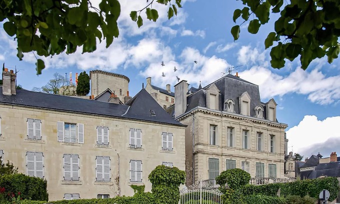 Crouzilles House | 2 bedroom accommodation in Crouzilles