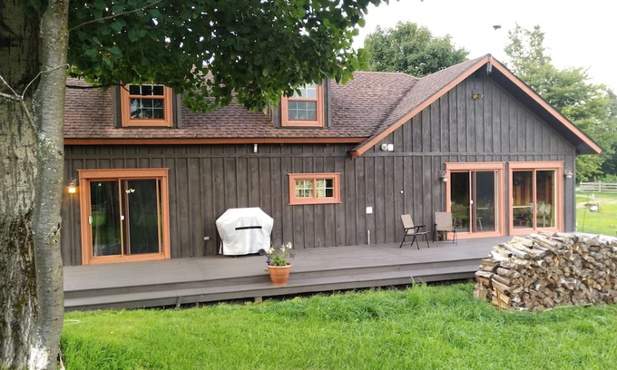 Town of Dickinson Center House | Spacious Ranch House Getaway, huge property, sleeps 7, nature hike to river!