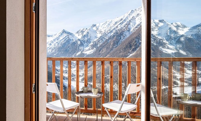 Prali Apartment | Beautiful apartment for 6 guests with WIFI, TV, balcony and parking
